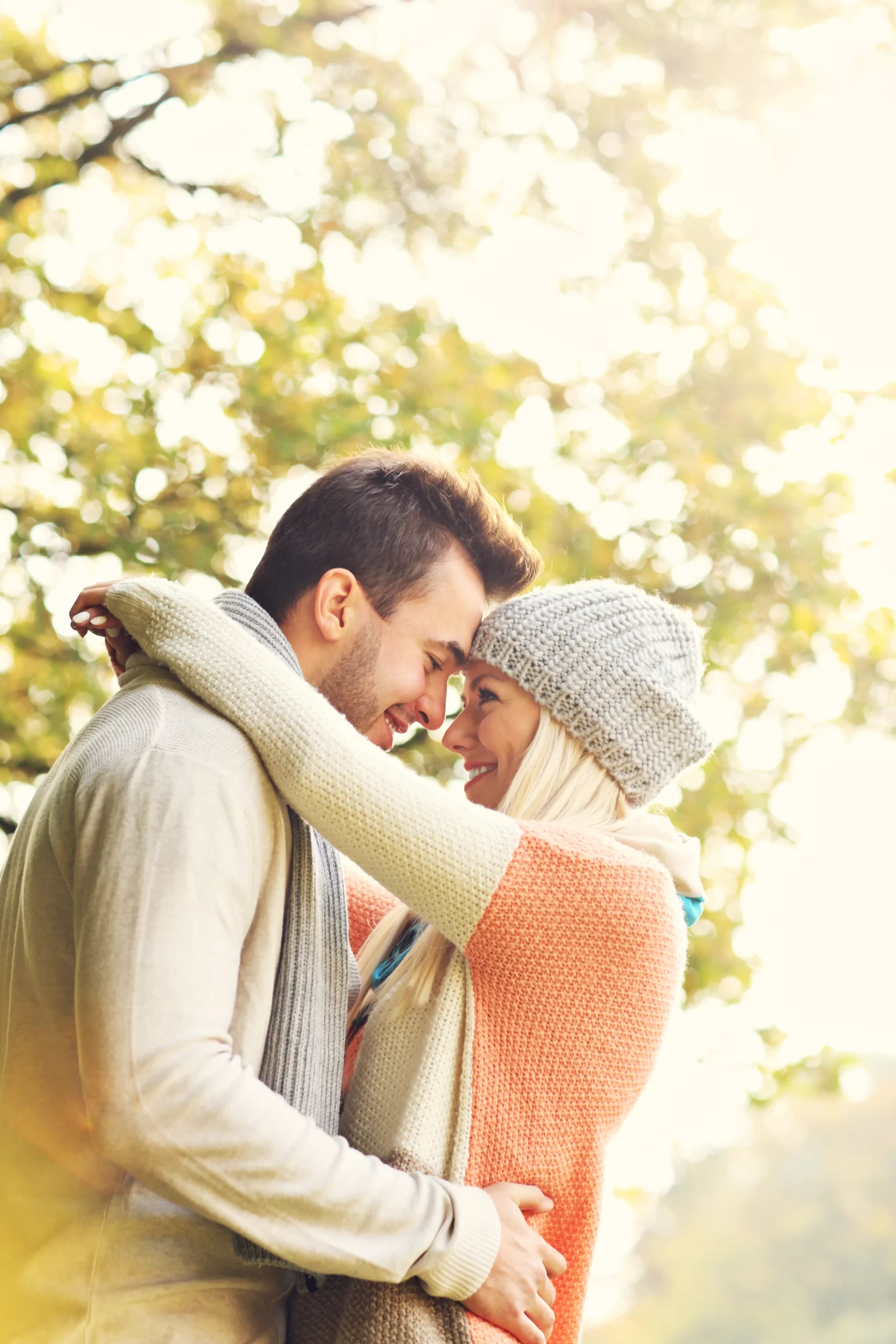 young-romantic-couple-in-the-park-in-autumn-2026-01-07-06-30-10-utc